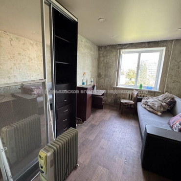 Продам квартиру, Золочевская ул. , 2  ком., 56 м², советский ремонт 
