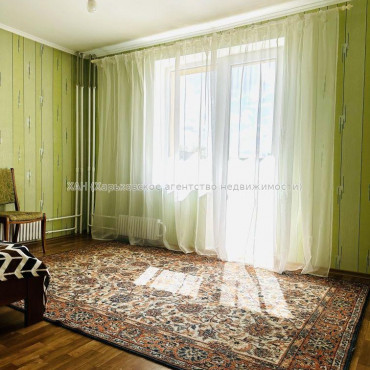 Продам квартиру, Полтавский Шлях ул. , 3 кім., 70.20 м², косметический ремонт 