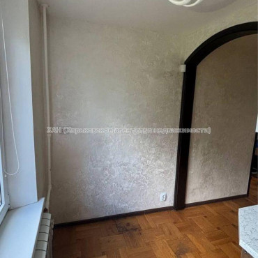 Продам квартиру, Старошишковская ул. , 2 кім., 45 м², косметический ремонт 