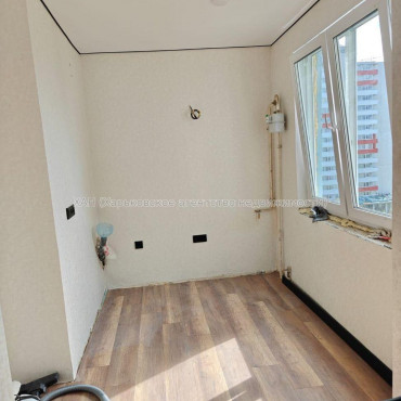 Продам квартиру, Юбилейный просп. , 4  ком., 74 м², капитальный ремонт 