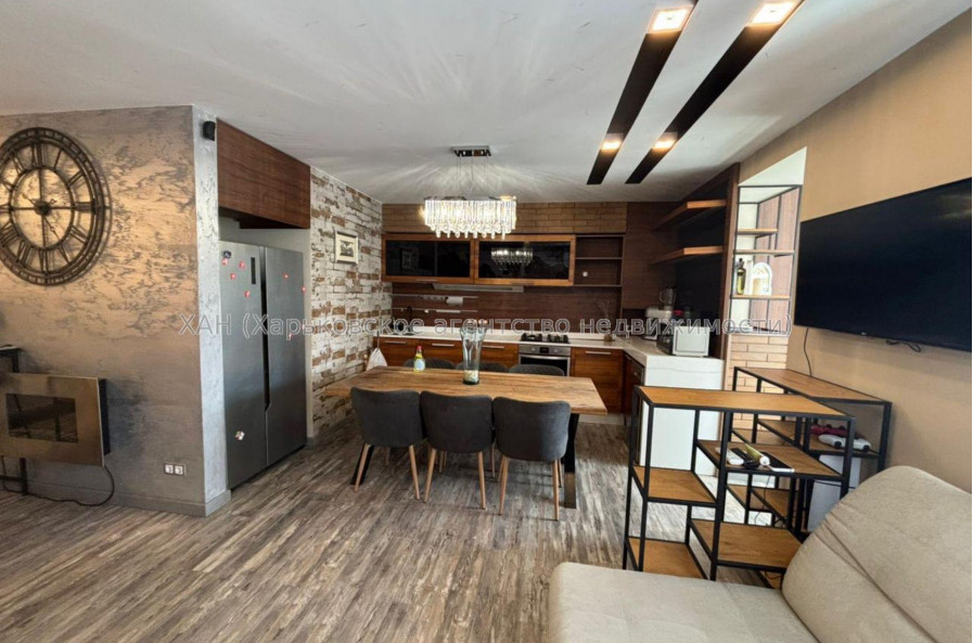 Продам квартиру, Мирная ул. , 2 кім., 79 м², авторский дизайн 