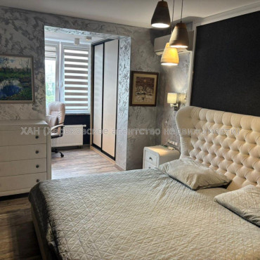 Продам квартиру, Мирная ул. , 2 кім., 79 м², авторский дизайн 