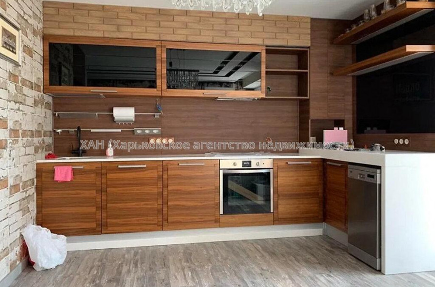 Продам квартиру, Мирная ул. , 2  ком., 79 м², авторский дизайн 