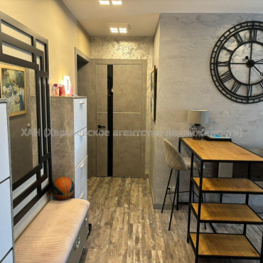 Продам квартиру, Мирная ул. , 2 кім., 79 м², авторский дизайн 
