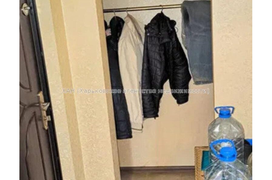 Продам квартиру, Золочевская ул. , 4  ком., 68 м², капитальный ремонт 