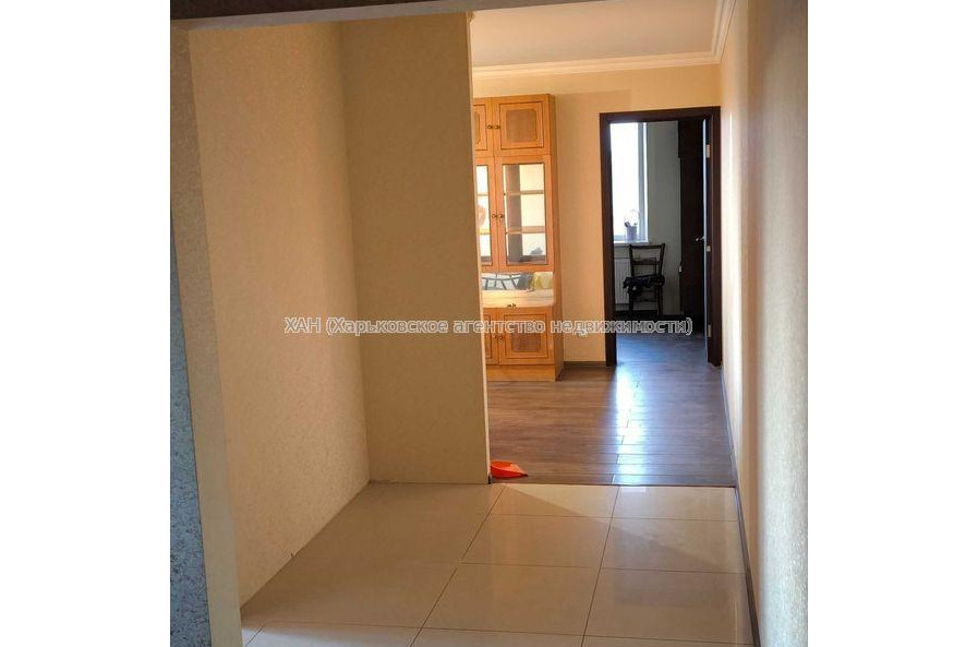 Продам квартиру, Золочевская ул. , 4 кім., 68 м², капитальный ремонт 
