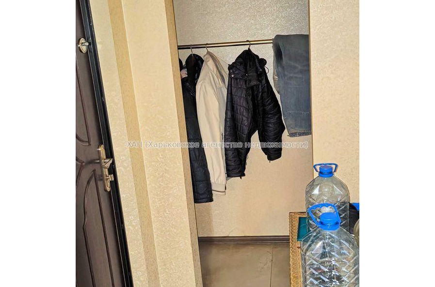 Продам квартиру, Золочевская ул. , 4 кім., 68 м², капитальный ремонт 