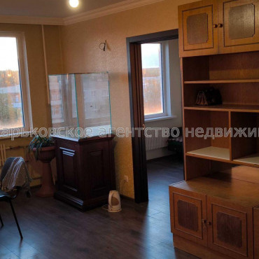 Продам квартиру, Золочевская ул. , 4 кім., 68 м², капитальный ремонт 