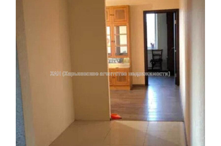 Продам квартиру, Золочевская ул. , 4  ком., 68 м², капитальный ремонт 