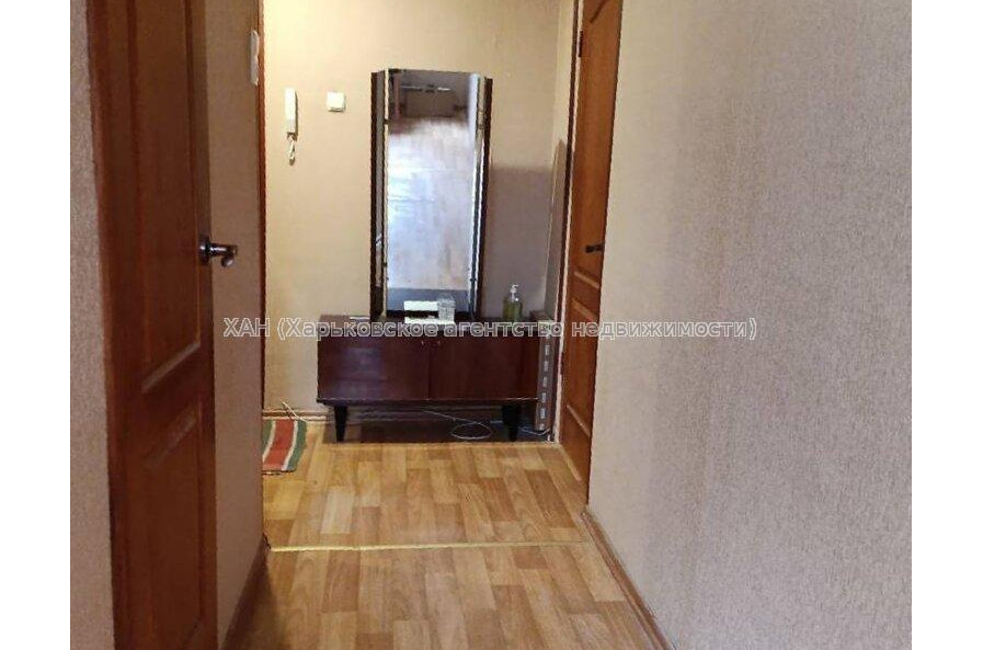 Продам квартиру, Соборности Украины ул. , 1 кім., 32.80 м², косметический ремонт 