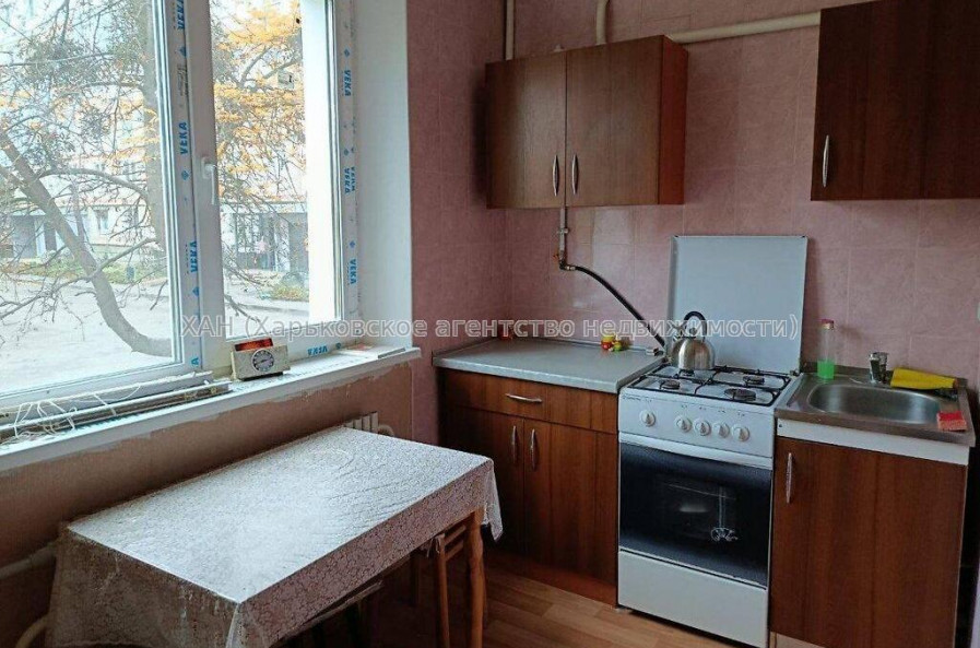 Продам квартиру, Соборности Украины ул. , 1 кім., 32.80 м², косметический ремонт 