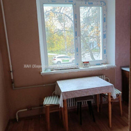 Продам квартиру, Соборности Украины ул. , 1 кім., 32.80 м², косметический ремонт