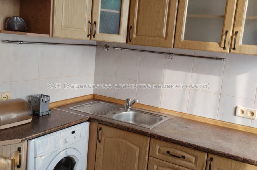 Продам квартиру, Клочковская ул. , 186Б , 1 кім., 35 м², капитальный ремонт 