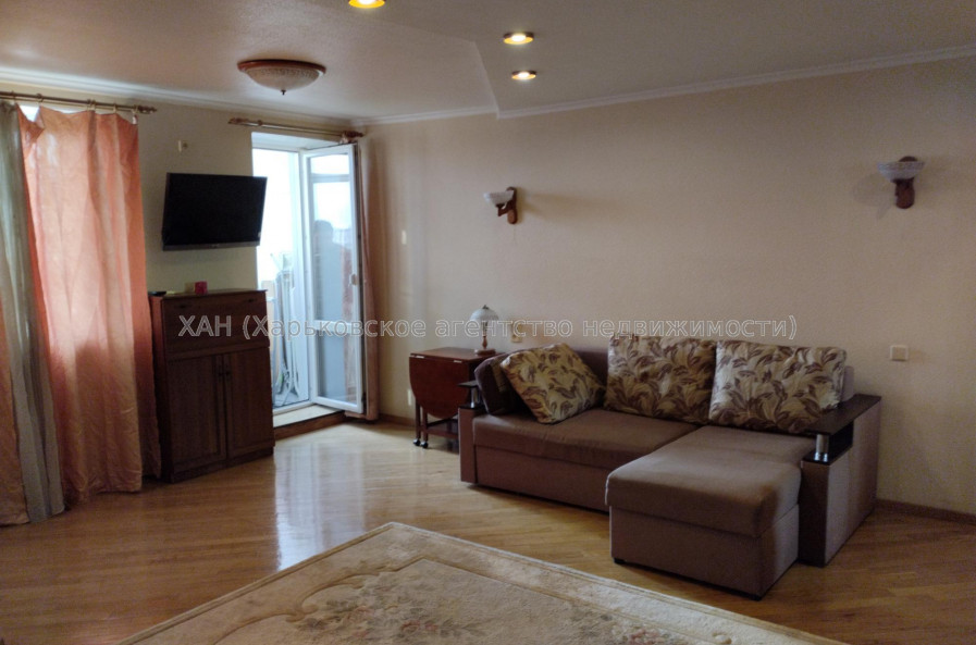 Продам квартиру, Клочковская ул. , 186Б , 1 кім., 35 м², капитальный ремонт 