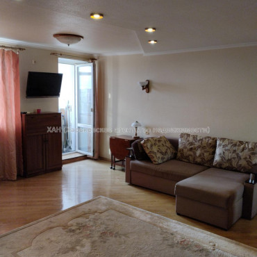 Продам квартиру, Клочковская ул. , 186Б , 1 кім., 35 м², капитальный ремонт 