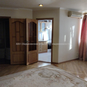 Продам квартиру, Клочковская ул. , 186Б , 1 кім., 35 м², капитальный ремонт 