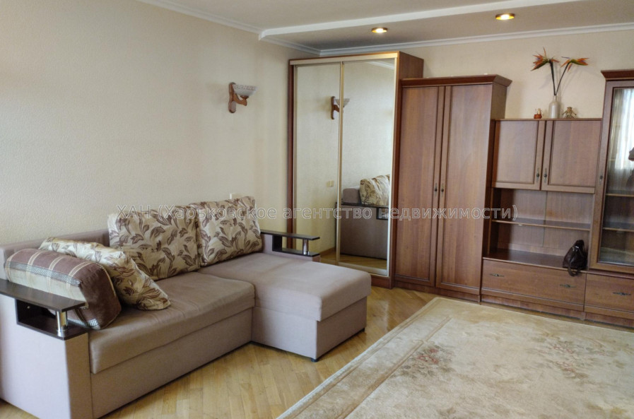 Продам квартиру, Клочковская ул. , 186Б , 1 кім., 35 м², капитальный ремонт 