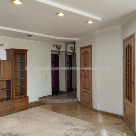Продам квартиру, Клочковская ул. , 186Б , 1 кім., 35 м², капитальный ремонт