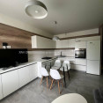 Продам квартиру, Гвардейцев Широнинцев ул. , 2  ком., 63 м², авторский дизайн 