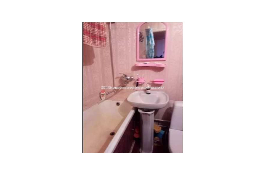 Продам квартиру, Непокоренных ул. , 1 кім., 33 м², косметический ремонт 