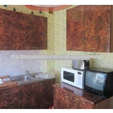Продам квартиру, Непокоренных ул. , 1 кім., 33 м², косметический ремонт 