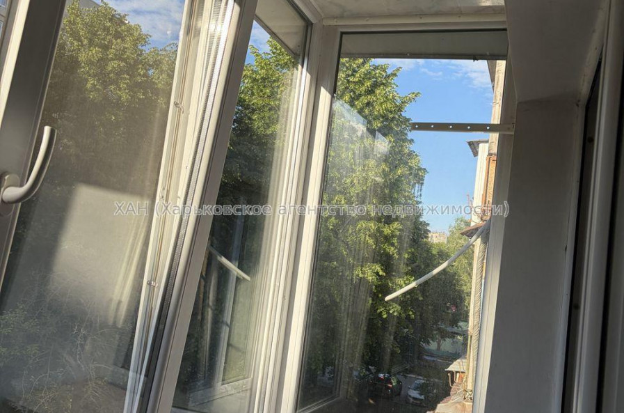 Продам квартиру, Александра Олеся ул. , 2  ком., 43.60 м², евроремонт 
