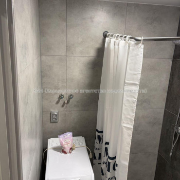 Продам квартиру, Александра Олеся ул. , 2  ком., 43.60 м², евроремонт 