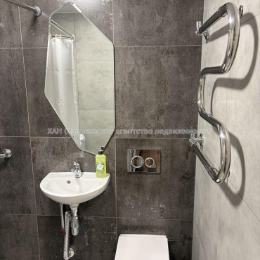 Продам квартиру, Александра Олеся ул. , 2  ком., 43.60 м², евроремонт 