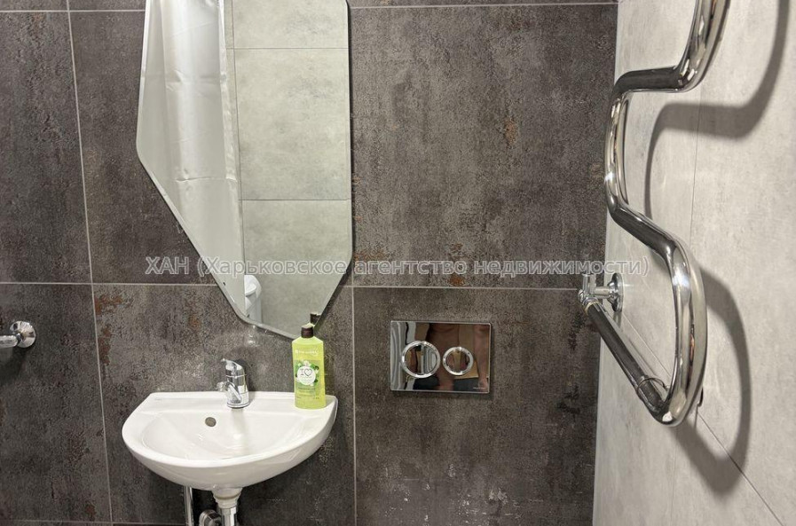 Продам квартиру, Александра Олеся ул. , 2  ком., 43.60 м², евроремонт 