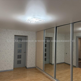 Продам квартиру, Александра Олеся ул. , 2  ком., 43.60 м², евроремонт