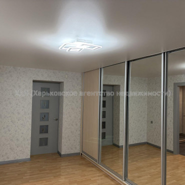 Продам квартиру, Александра Олеся ул. , 2  ком., 43.60 м², евроремонт 