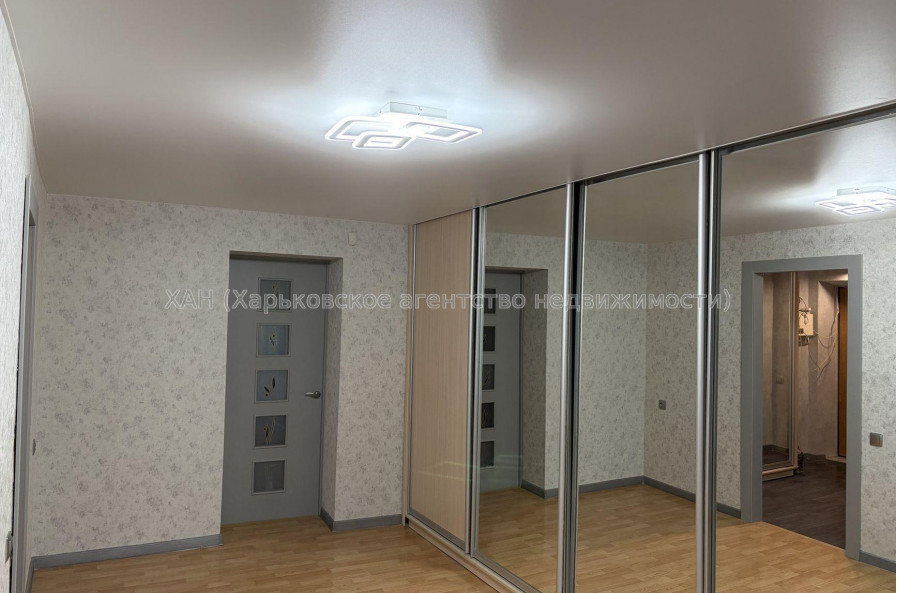 Продам квартиру, Александра Олеся ул. , 2  ком., 43.60 м², евроремонт 