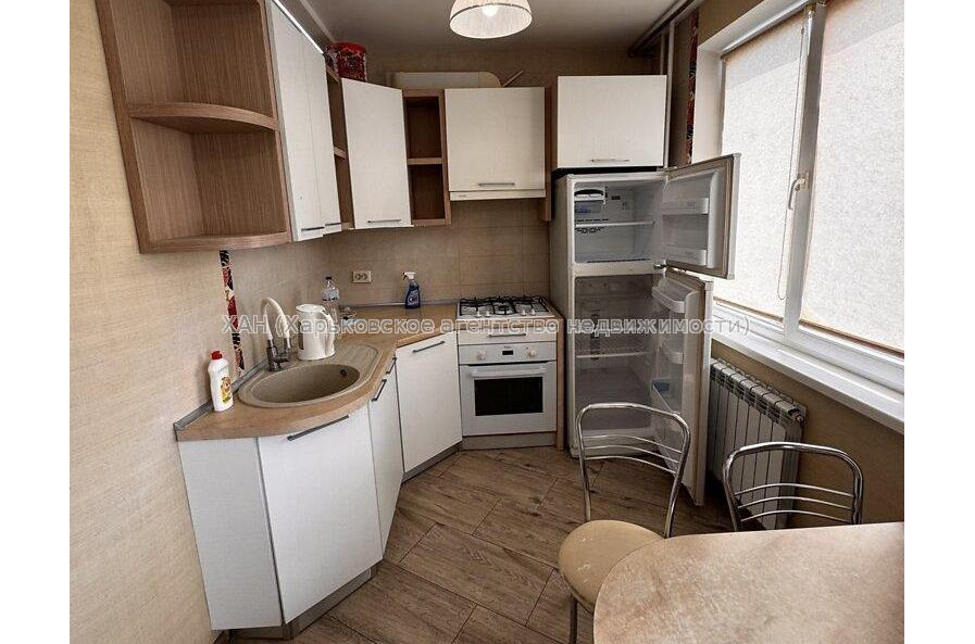 Продам квартиру, Амосова ул. , 3  ком., 64.80 м², евроремонт 