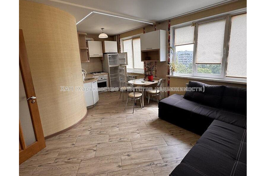 Продам квартиру, Амосова ул. , 3  ком., 64.80 м², евроремонт 
