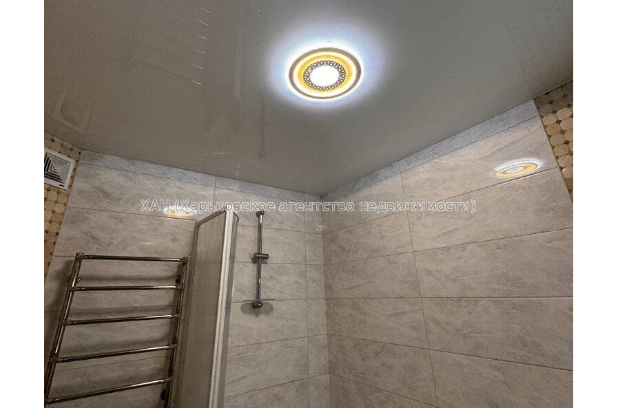 Продам квартиру, Амосова ул. , 3  ком., 64.80 м², евроремонт 