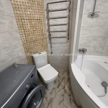 Продам квартиру, Амосова ул. , 3  ком., 64.80 м², евроремонт 
