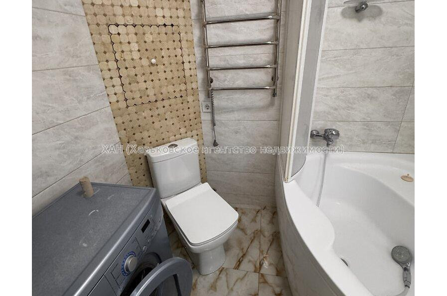 Продам квартиру, Амосова ул. , 3  ком., 64.80 м², евроремонт 