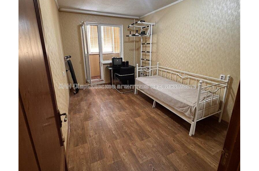 Продам квартиру, Амосова ул. , 3  ком., 64.80 м², евроремонт 