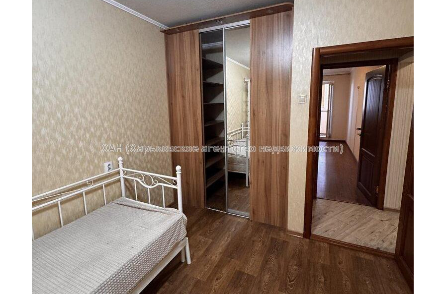 Продам квартиру, Амосова ул. , 3  ком., 64.80 м², евроремонт 