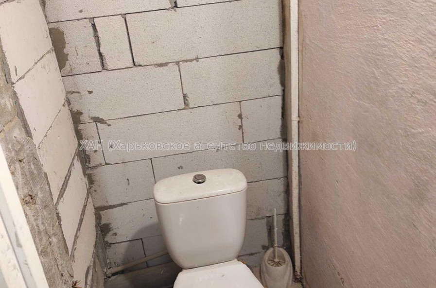 Продам квартиру, Ньютона ул. , 2 кім., 28 м², без ремонта 
