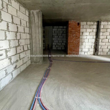 Продам квартиру, Науки просп. , 1 кім., 70.90 м², без внутренних работ 