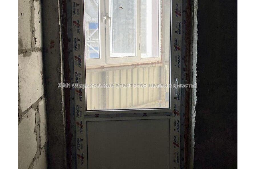 Продам квартиру, Науки просп. , 1 кім., 70.90 м², без внутренних работ 