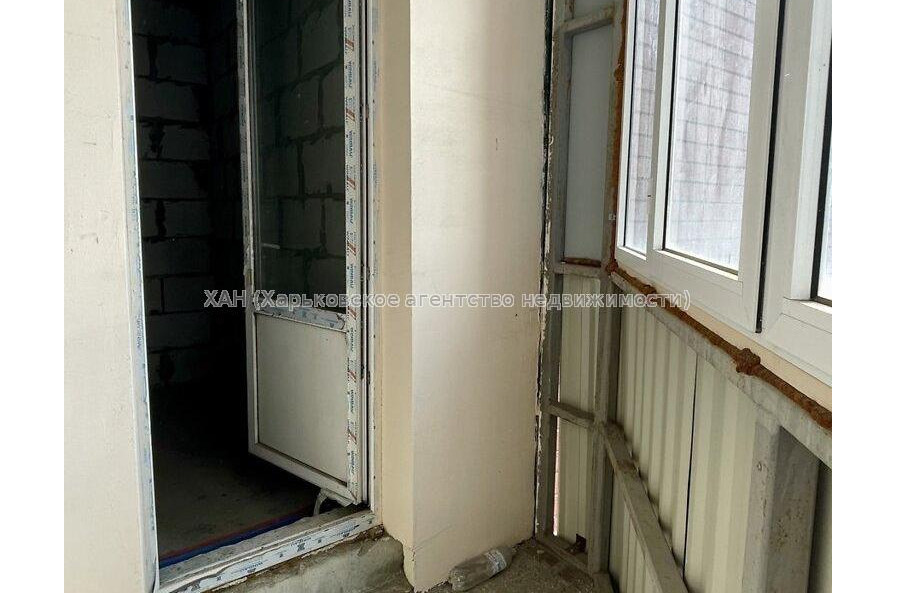 Продам квартиру, Науки просп. , 1 кім., 70.90 м², без внутренних работ 