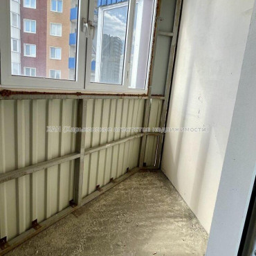 Продам квартиру, Науки просп. , 1 кім., 70.90 м², без внутренних работ 
