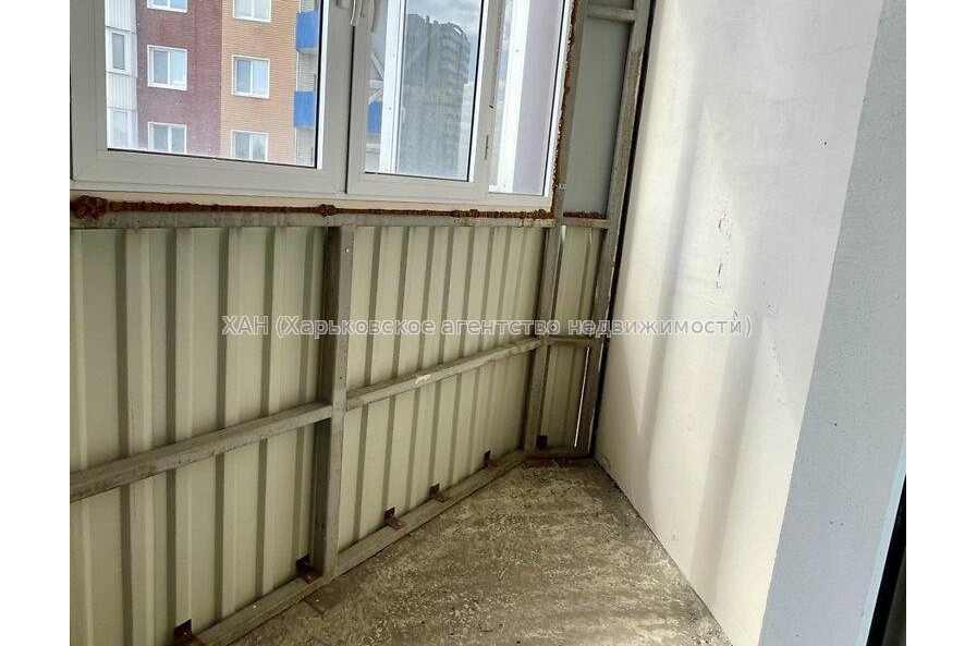 Продам квартиру, Науки просп. , 1 кім., 70.90 м², без внутренних работ 