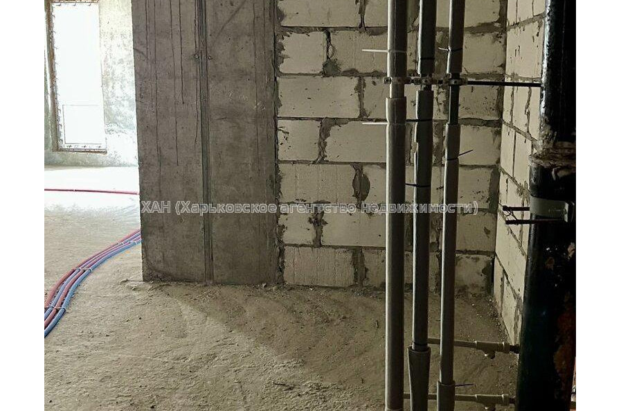 Продам квартиру, Науки просп. , 1 кім., 70.90 м², без внутренних работ 