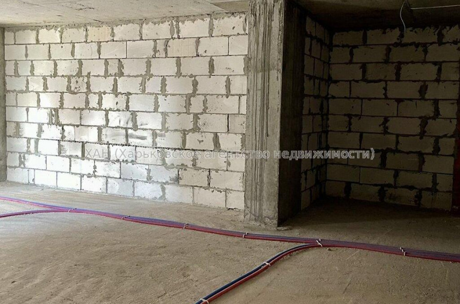 Продам квартиру, Науки просп. , 1 кім., 70.90 м², без внутренних работ 