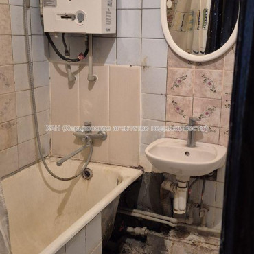 Продам квартиру, Космическая ул. , 2  ком., 48 м², косметический ремонт 