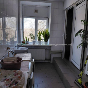 Продам квартиру, Александровский просп. , 1  ком., 19.40 м², косметический ремонт 