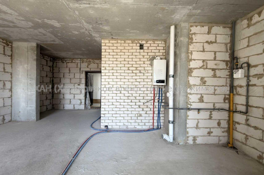 Продам квартиру, Динамовская ул. , 1 кім., 55 м², без внутренних работ 